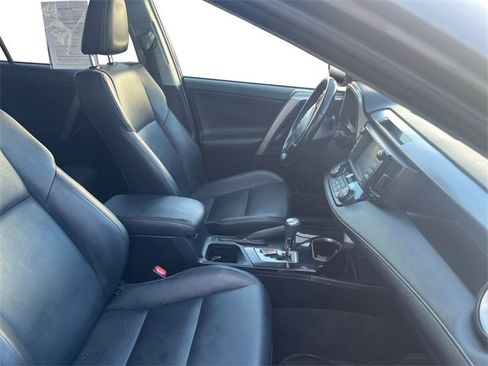 Used 2017 Toyota RAV4 Limited image 15