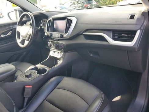 Used 2022 GMC Terrain SLT w/ Tech Package FWD image 14