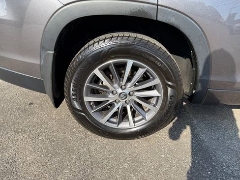 Used 2017 Toyota Highlander XLE image 35