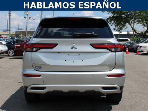 Used 2022 Mitsubishi Outlander SE image 4