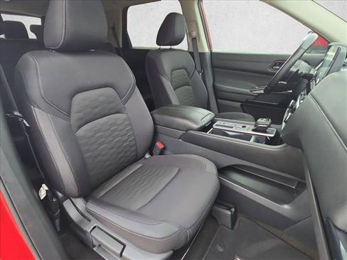 Used 2025 Nissan Pathfinder SV FWD image 21