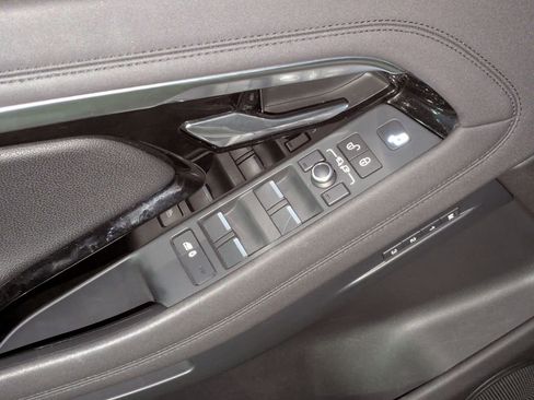 Used 2020 Land Rover Range Rover Evoque R-Dynamic SE image 10