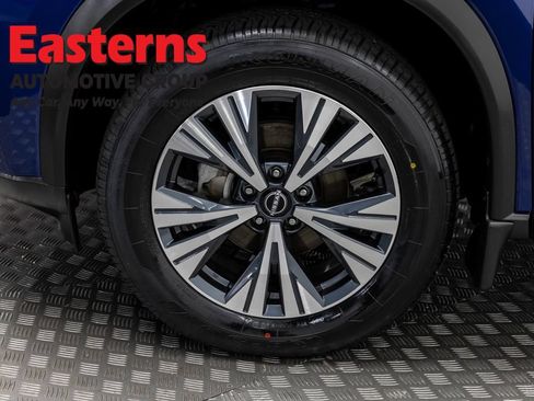 Used 2023 Nissan Rogue SV w/ SV Premium B Package AWD/4WD image 33