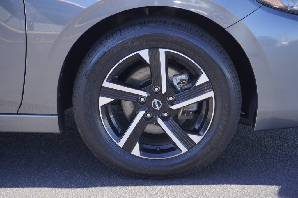 Used 2024 Nissan Sentra SV FWD image 13