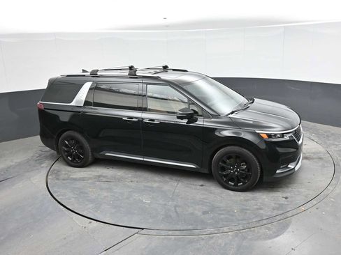 Used 2022 Kia Carnival SX Prestige FWD image 19