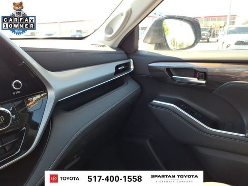 Used 2024 Toyota Highlander Platinum AWD/4WD image 24