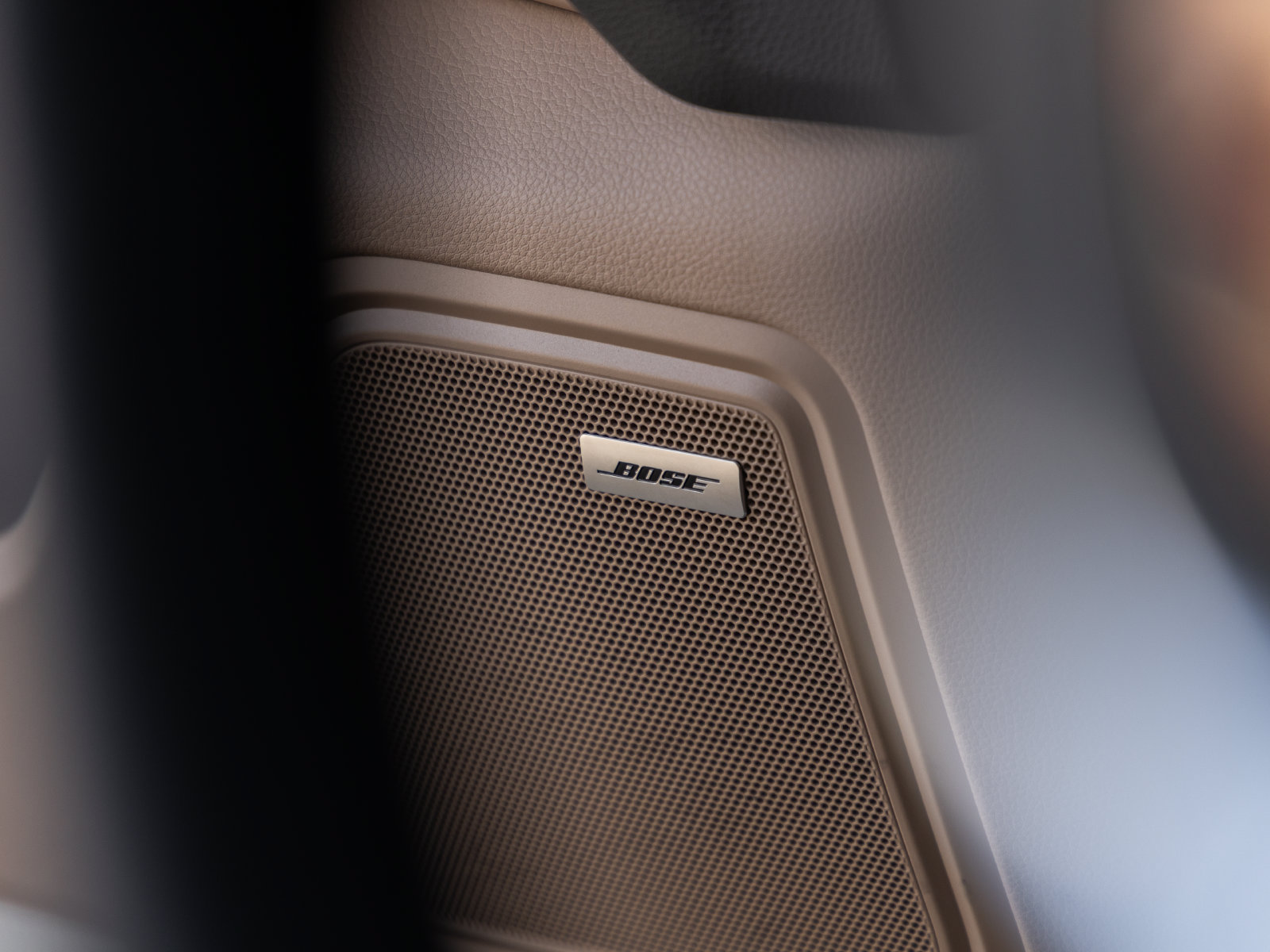 Certified 2024 Porsche Macan AWD/4WD image 24