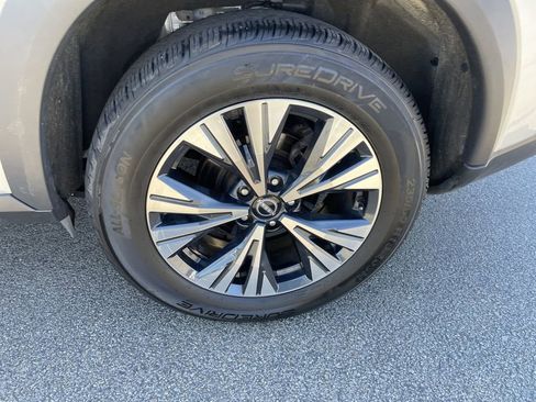 Used 2023 Nissan Rogue SV FWD image 10