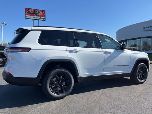 New 2025 Jeep Grand Cherokee L Altitude image 47