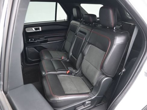 Used 2022 Ford Explorer ST-Line RWD image 17