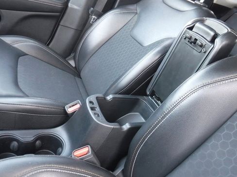 Used 2019 Jeep Compass Latitude w/ Cold Weather Group image 16