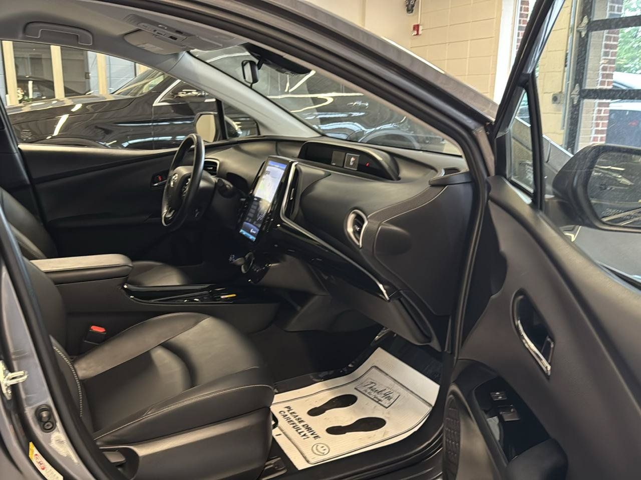 Used 2022 Toyota Prius Prime XLE FWD image 26