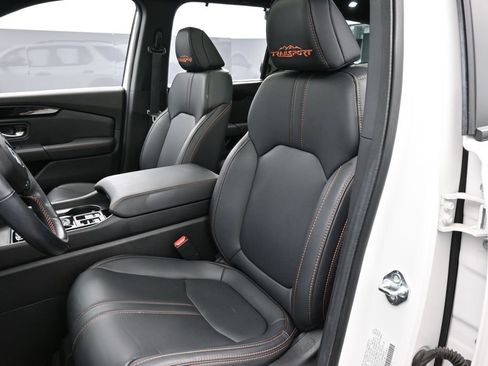 Certified 2025 Honda Pilot TrailSport image 23