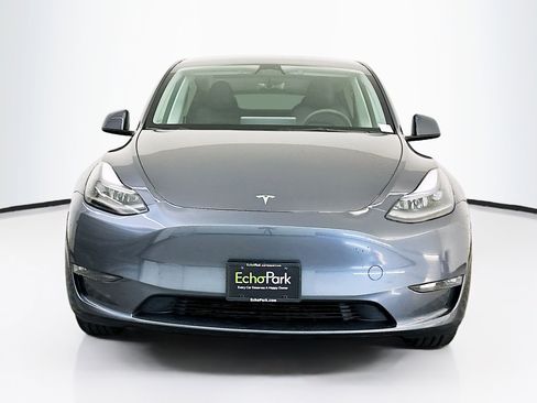 Used 2023 Tesla Model Y Long Range image 2