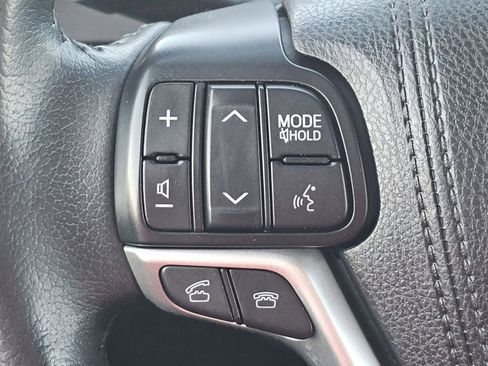 Used 2015 Toyota Sienna SE Premium image 16