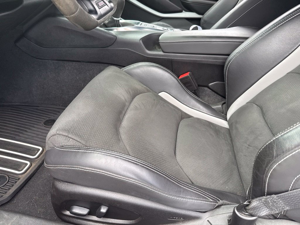 Used 2018 Chevrolet Camaro SS RWD image 10