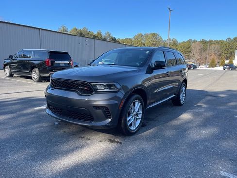 Used 2024 Dodge Durango GT image 2