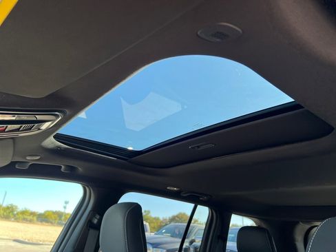 New 2025 Jeep Grand Cherokee Laredo image 7