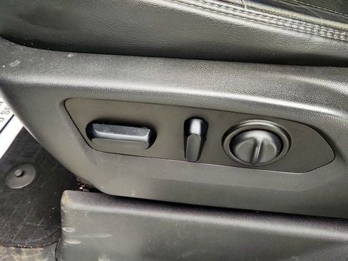 Used 2020 Chevrolet Silverado 1500 High Country w/ Technology Package image 12