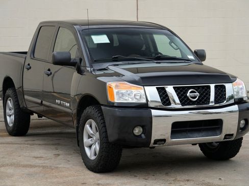 Used 2012 Nissan Titan SV w/ SV Value Truck Pkg AWD/4WD image 45