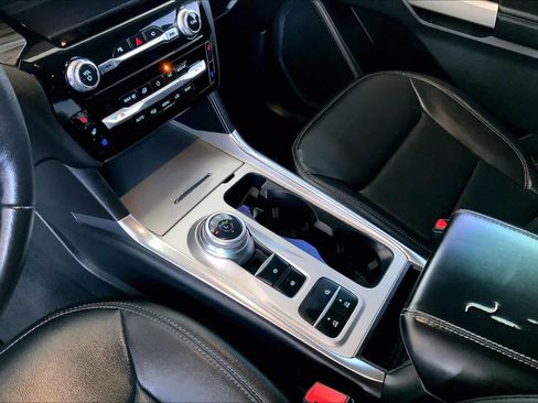 Used 2022 Ford Explorer Limited w/ Equipment Group 301A image 16