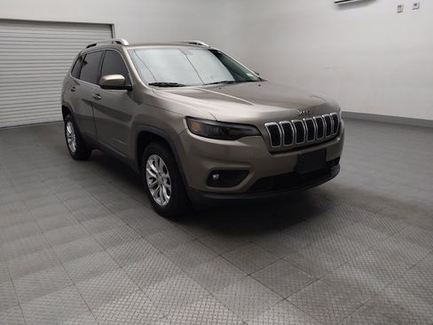 Used 2019 Jeep Cherokee Latitude w/ Popular Appearance Group FWD image 13