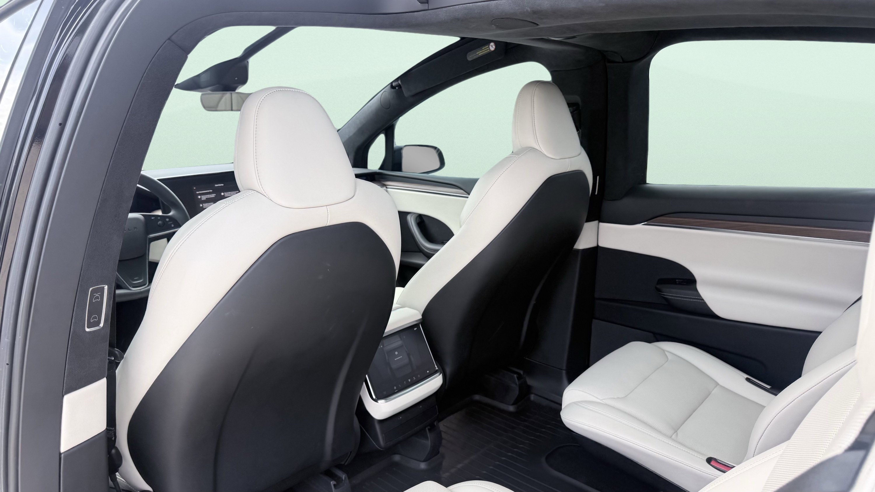 Used 2023 Tesla Model X AWD/4WD image 43