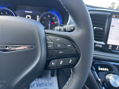 New 2026 Chrysler Pacifica Limited image 69