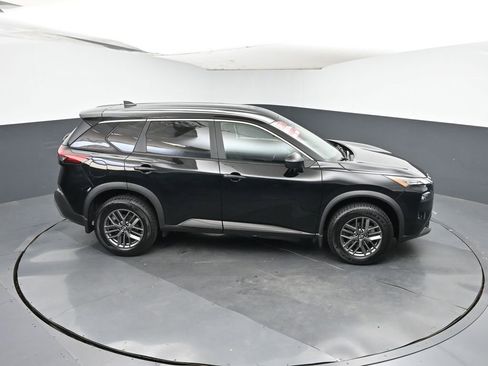 Used 2023 Nissan Rogue S image 37