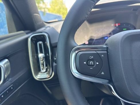 Used 2025 Volvo EX40 Core w/ Climate Package AWD/4WD image 30