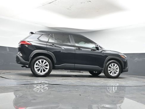 Used 2025 Toyota Corolla Cross LE image 28