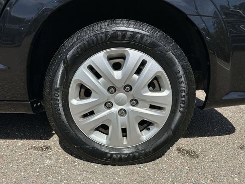 Used 2019 Dodge Grand Caravan SE image 33