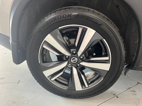 Used 2021 Nissan Rogue SL w/ Premium Package AWD/4WD image 16