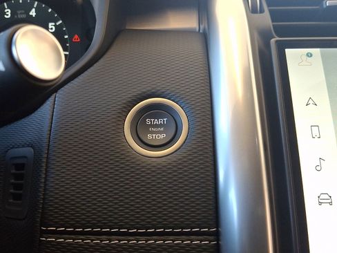 New 2026 Land Rover Discovery Limited Edition AWD/4WD image 17