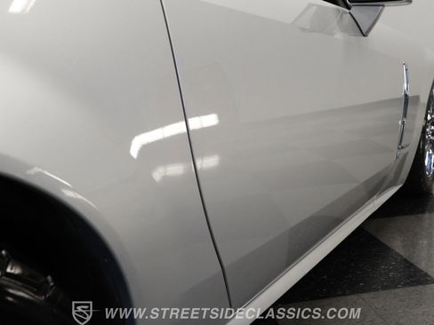 Used 2009 Cadillac XLR image 26