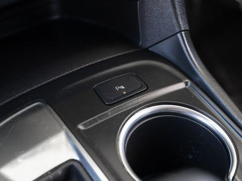 Used 2024 Chevrolet Equinox LT FWD image 35