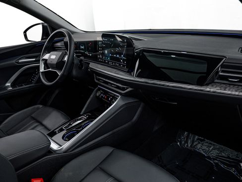 Used 2025 Audi Q5 Premium w/ Convenience Package AWD/4WD image 8