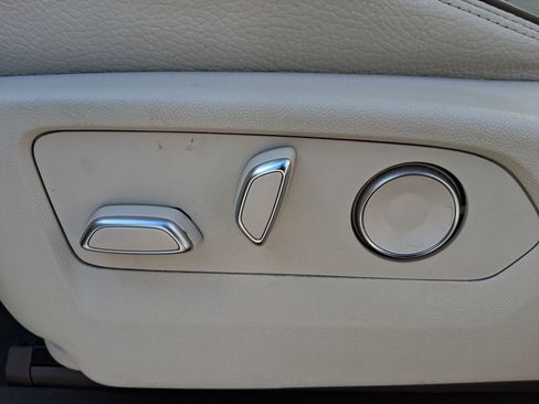 Used 2023 GMC Yukon Denali image 11