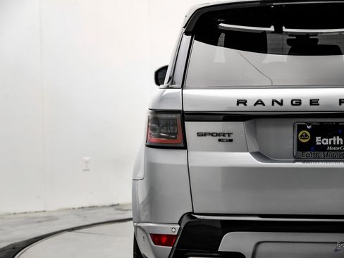 Used 2021 Land Rover Range Rover Sport HST image 12