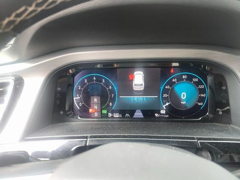 Used 2024 Volkswagen Atlas Cross Sport SE image 14