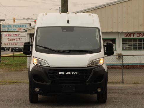Used 2025 RAM ProMaster 2500 w/ Convenience Group FWD image 2