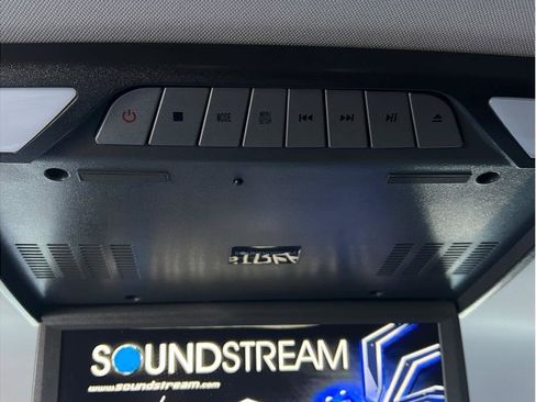 Used 2019 Chevrolet Traverse LT image 12