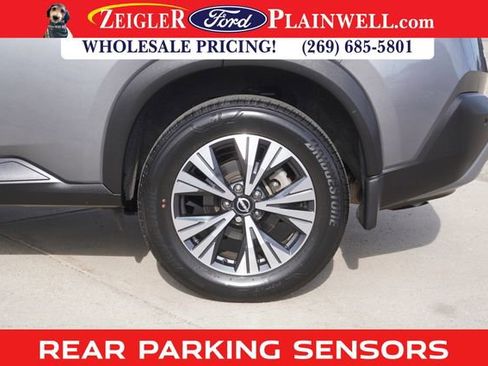 Used 2022 Nissan Rogue SV image 9