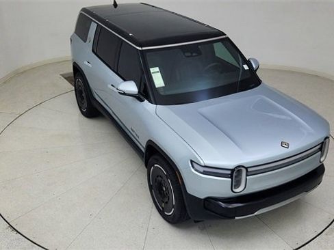 Used 2025 Rivian R1S Adventure image 78