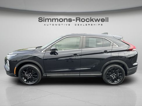 Used 2023 Mitsubishi Eclipse Cross LE AWD/4WD image 2