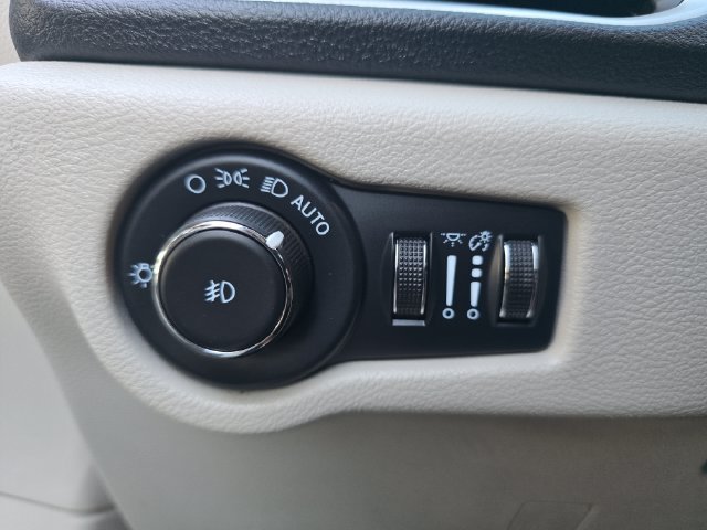 Certified 2022 Chrysler Pacifica Touring-L FWD image 17