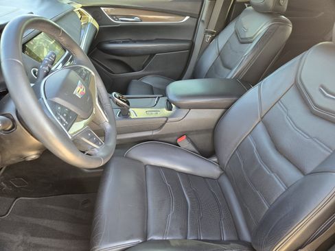 Used 2017 Cadillac XT5 Platinum AWD/4WD image 9
