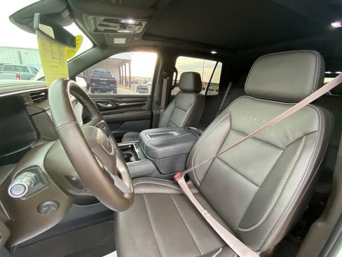 Used 2024 GMC Yukon Denali AWD/4WD image 12