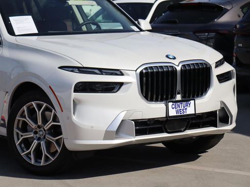 Used 2024 BMW X7 xDrive40i image 2