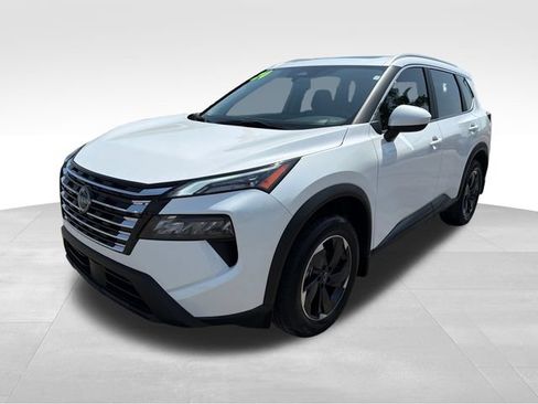Used 2024 Nissan Rogue SV w/ SV Premium Package AWD/4WD image 3